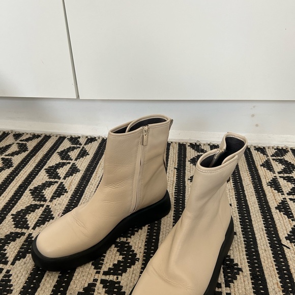 Franco Sarto off white motorcycle ankle boots - Picture 3 of 8